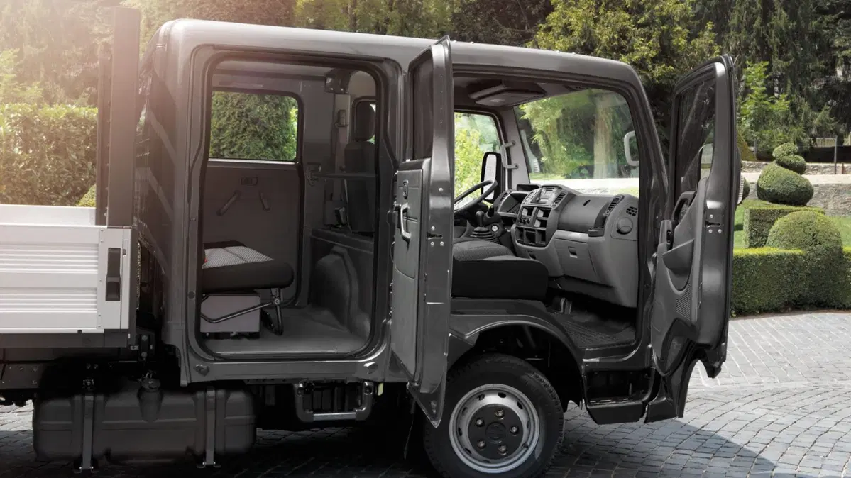 Nissan NT400 Cabstar 32.12 2.5 dCi 122 CV PL Cabinato (7)