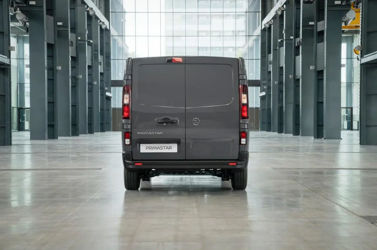 Nissan Primastar Furgone 29 2.0 dCi 150CV PL-TN Furgone Acenta Work (8)