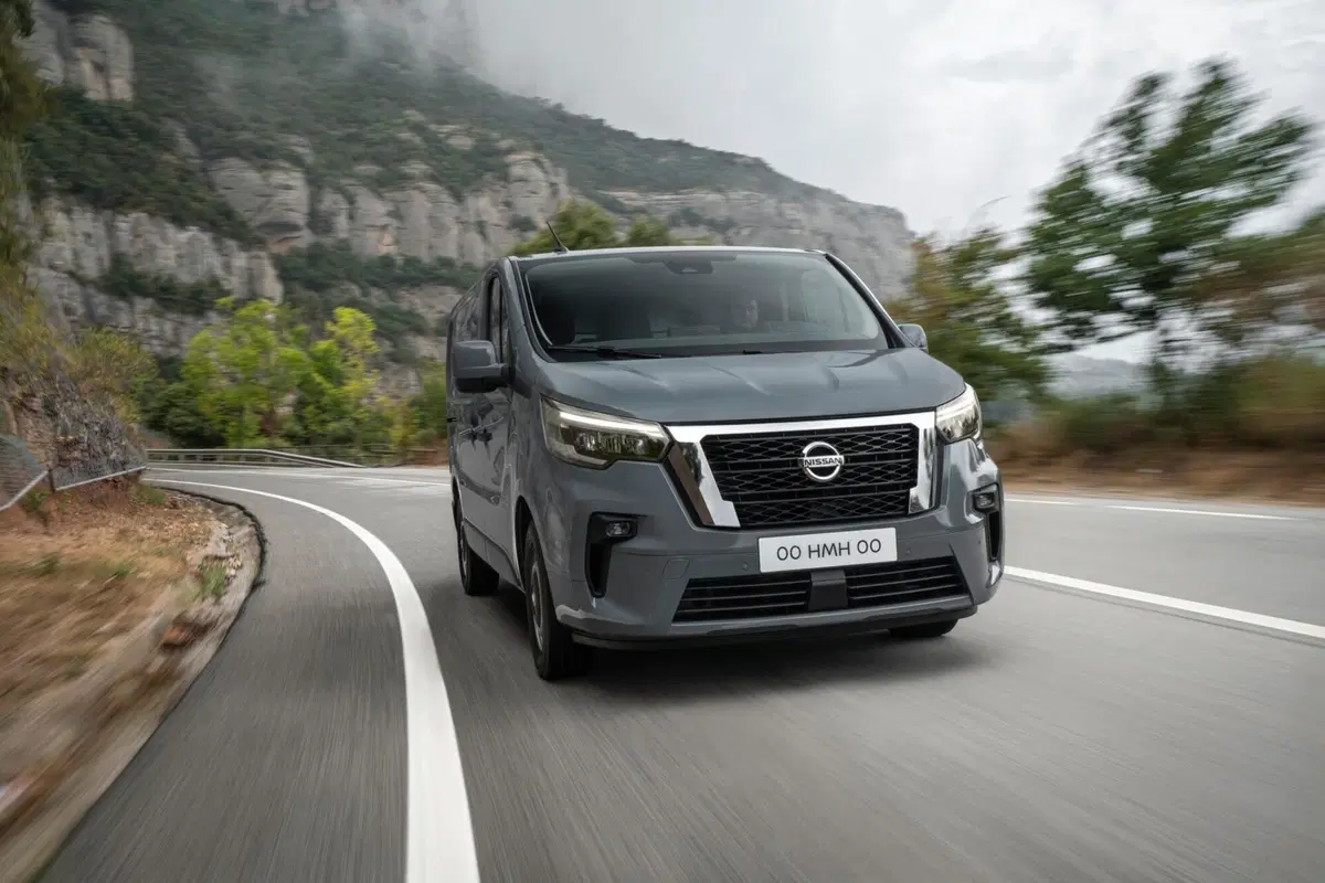 Nissan Primastar Furgone 29 2.0 dCi 150CV PL-TN Furgone Acenta Work (5)