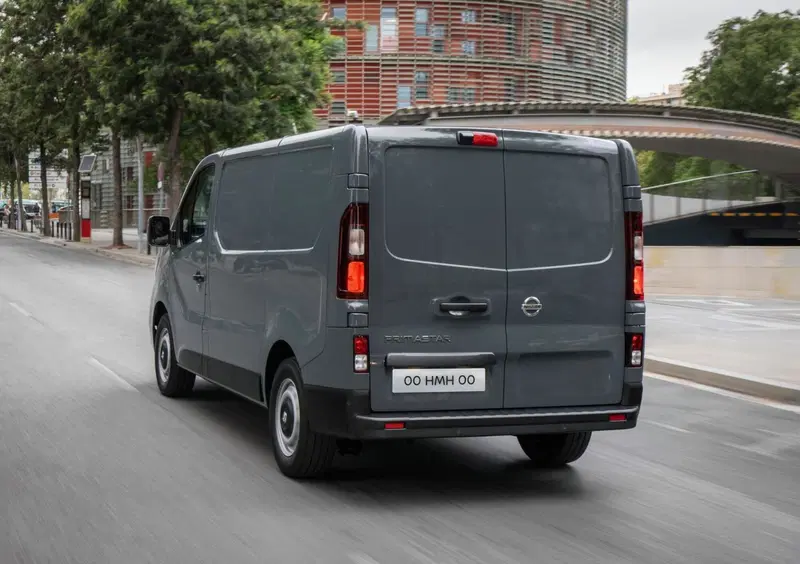 Nissan Primastar Furgone (2021-->>) (7)