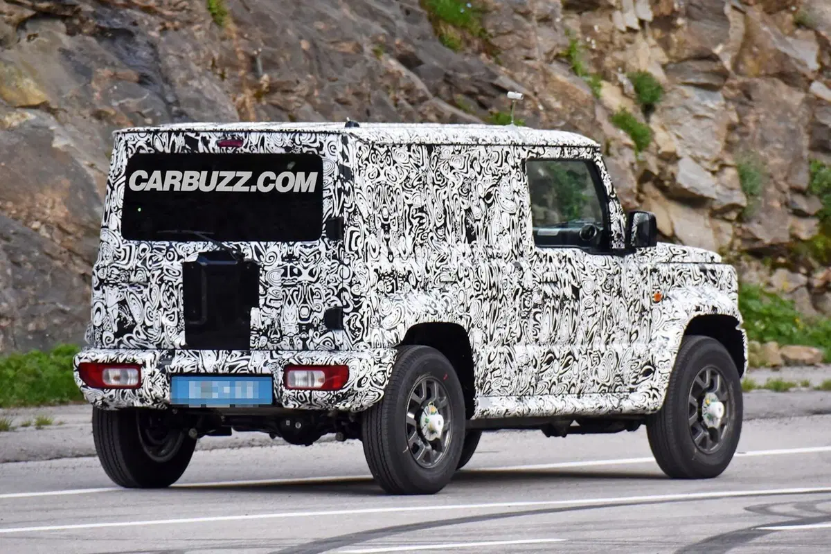 Nuova Suzuki Jimny, arriva la 'passo lungo' a 5 porte (3)