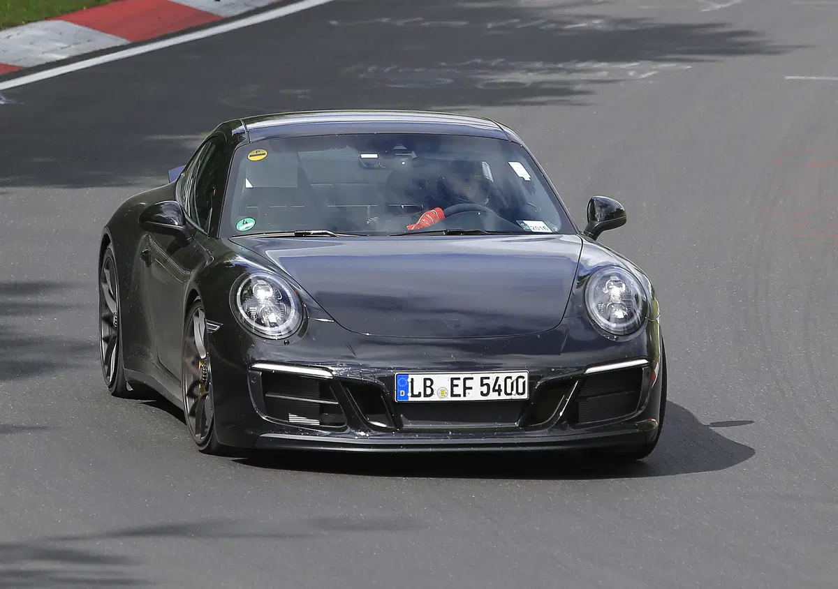 Porsche 911 GTS: eccola al Nurburgring
