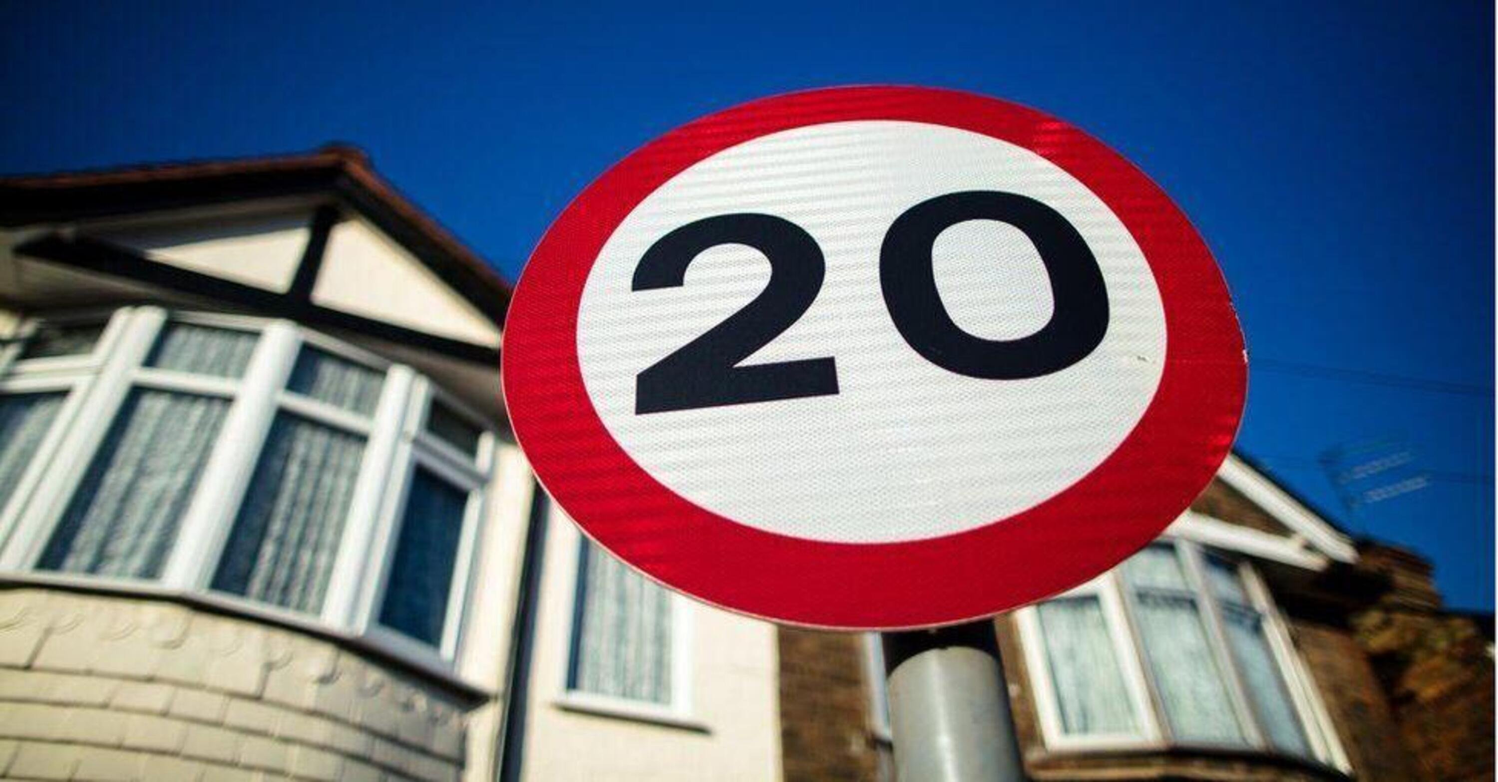 Limiti di velocit&agrave; sempre pi&ugrave; bassi: in Galles si scende a 20 (mph)