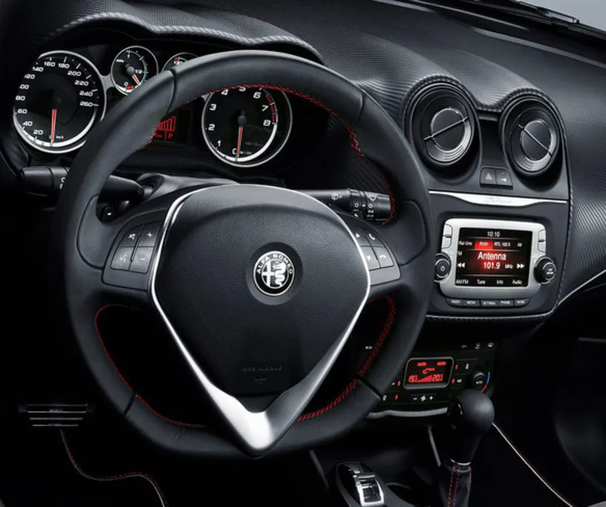 Alfa Romeo MiTo 1.4 T 170 CV M.air S&S Quadrifoglio Verde (12)