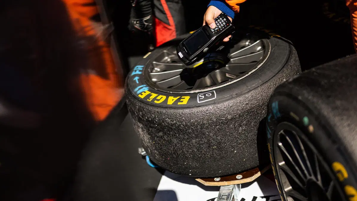  Le gomme da corsa Goodyear hanno (davvero) delle cose in comune con quelle stradali (4)