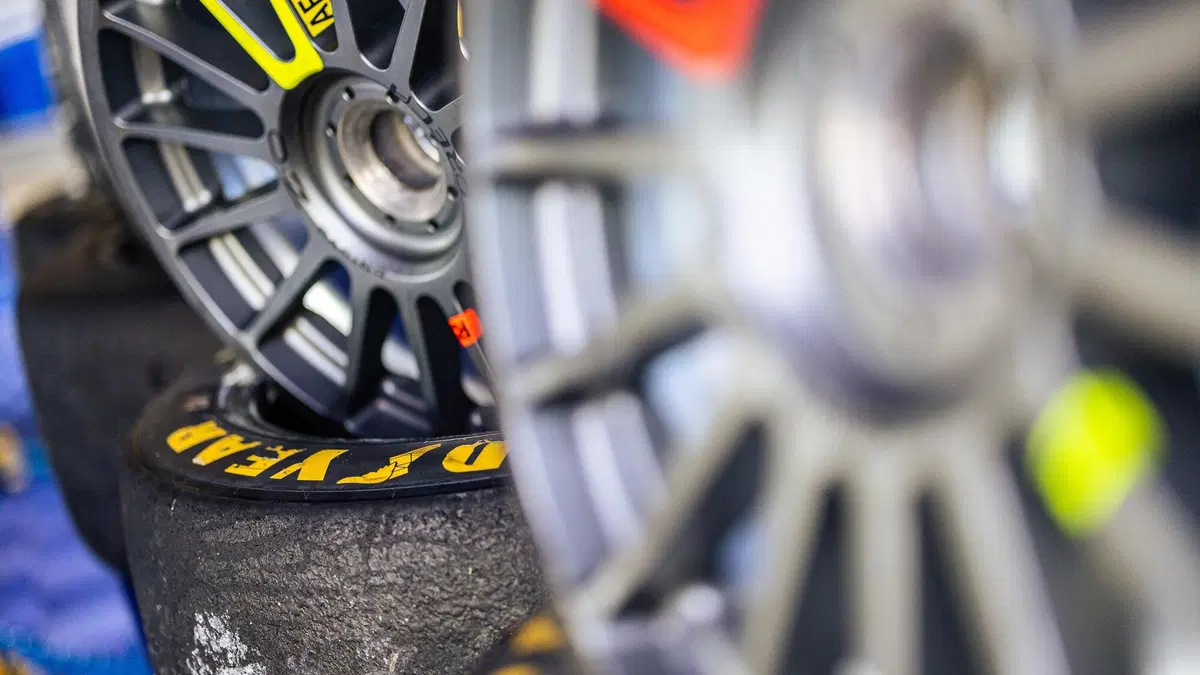  Le gomme da corsa Goodyear hanno (davvero) delle cose in comune con quelle stradali (2)