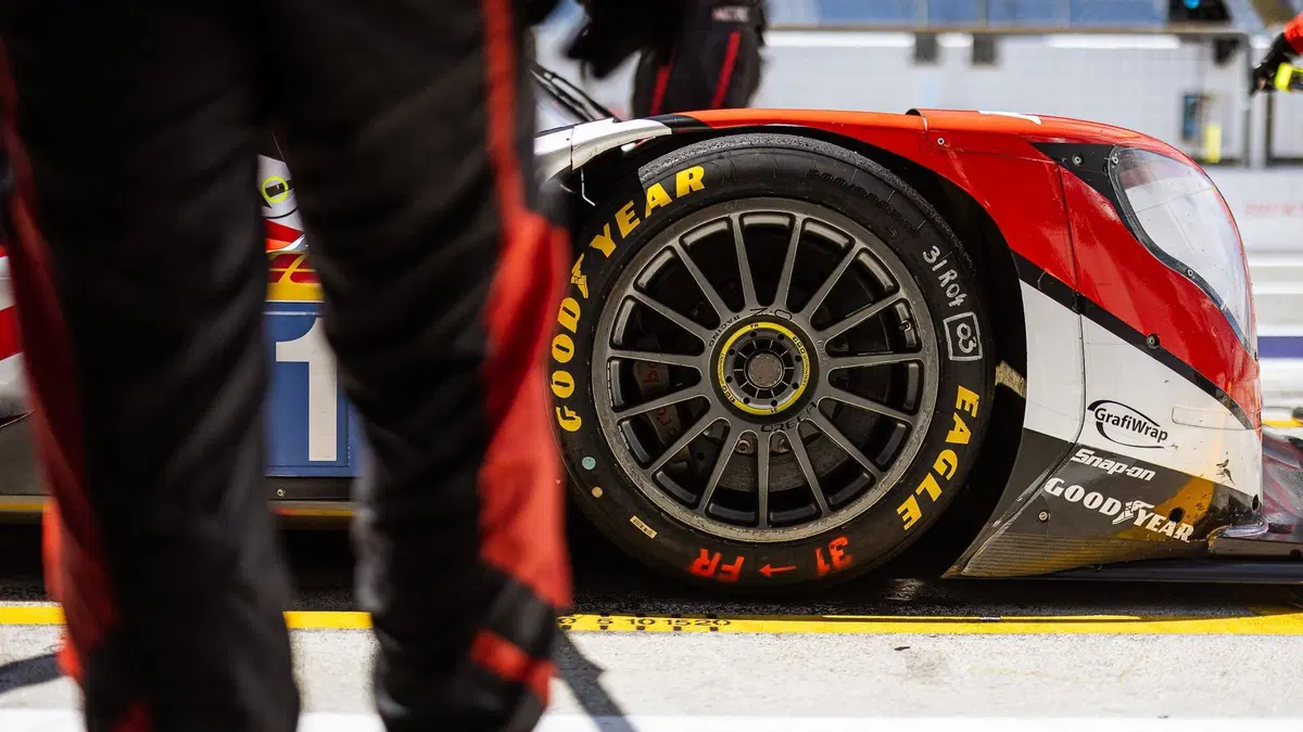  Le gomme da corsa Goodyear hanno (davvero) delle cose in comune con quelle stradali (9)