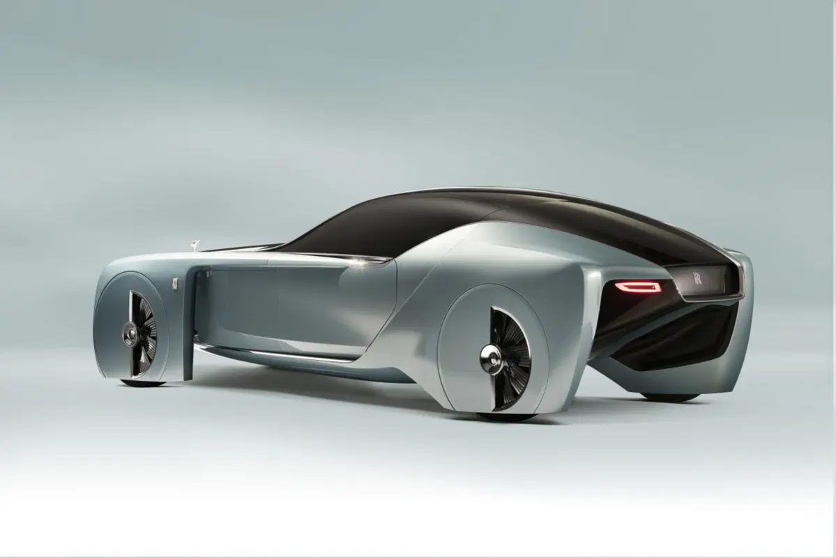 Mini e Rolls-Royce tra 100 anni: Vision Next 100 (7)
