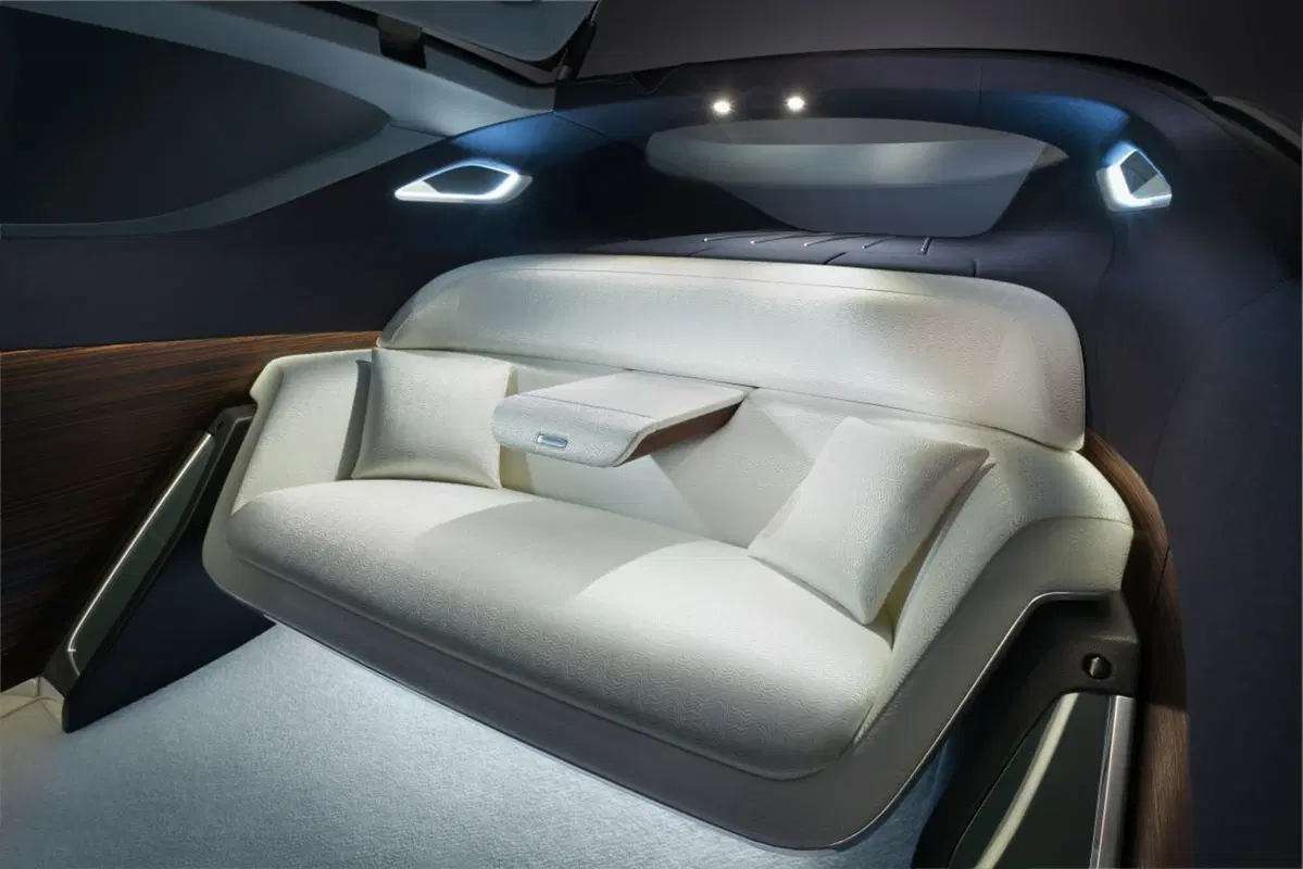Mini e Rolls-Royce tra 100 anni: Vision Next 100 (14)
