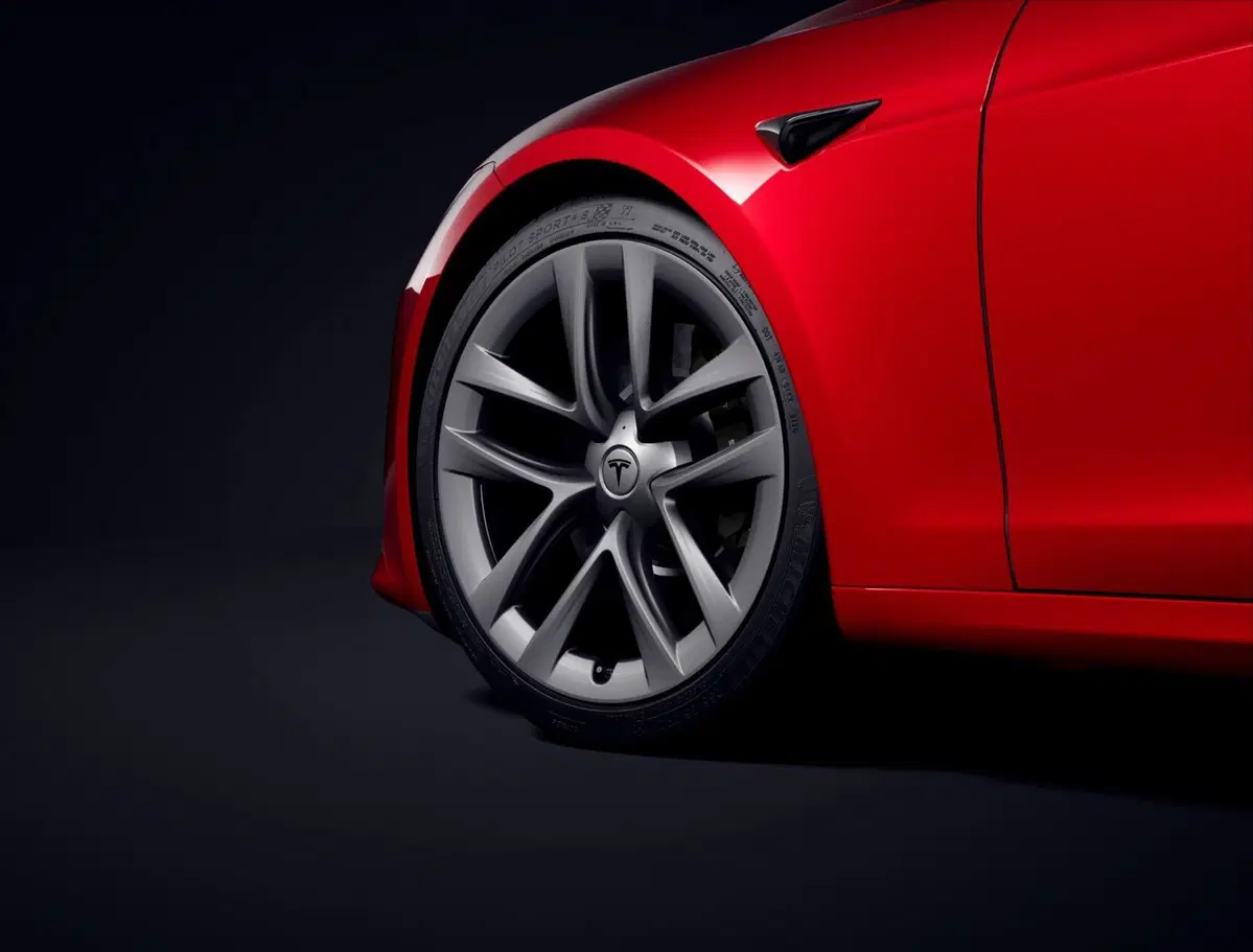 Tesla Model S (15)