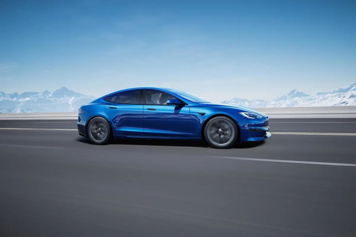 Tesla Model S (4)