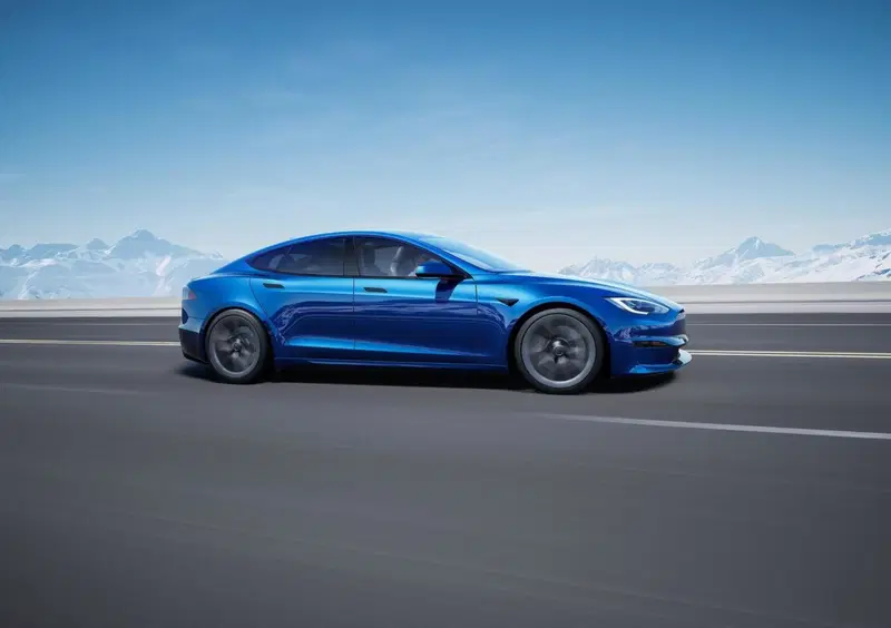 Tesla Model S (4)