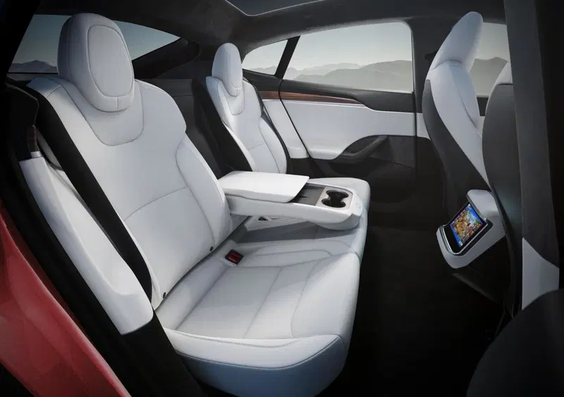 Tesla Model S (10)