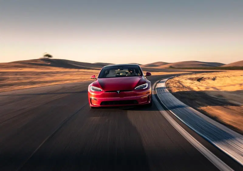 Tesla Model S (3)
