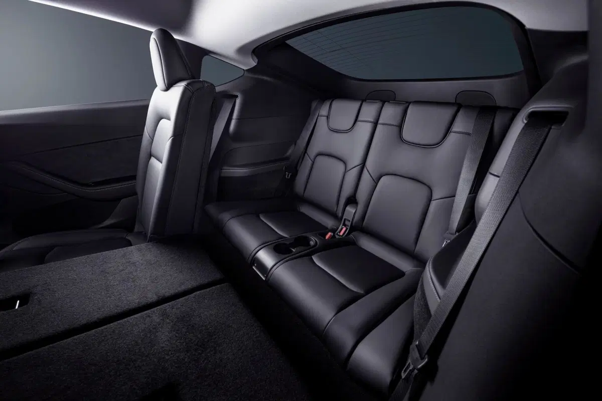 Tesla Model Y Long Range Dual Motor awd (34)