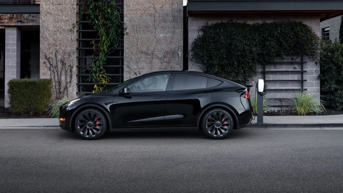 Tesla Model Y Long Range Dual Motor awd (28)