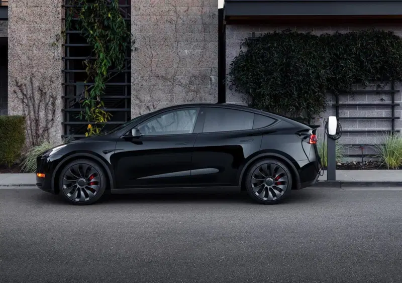 Tesla Model Y (2021-->>) (27)