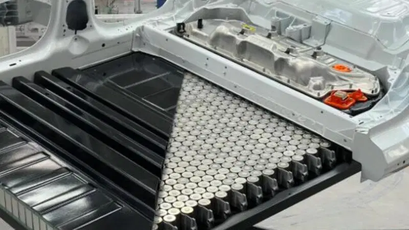 BMW "copia" le batterie Tesla per le sue nuove ammiraglie del 2025 : 46xx