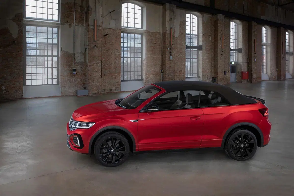 Volkswagen T-Roc Cabrio 1.5 TSI ACT DSG R-Line (4)