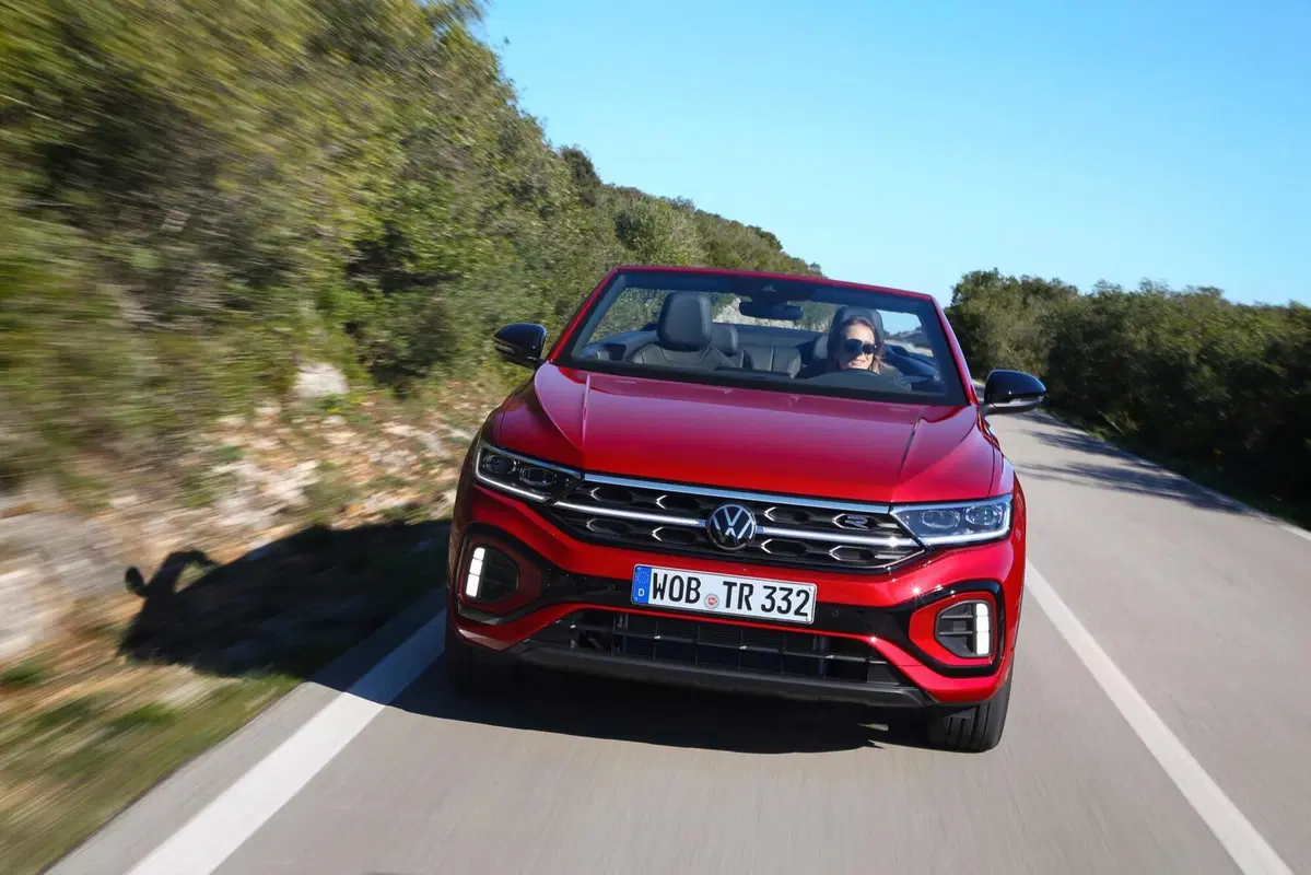Volkswagen T-Roc Cabrio 1.5 TSI ACT DSG R-Line (13)