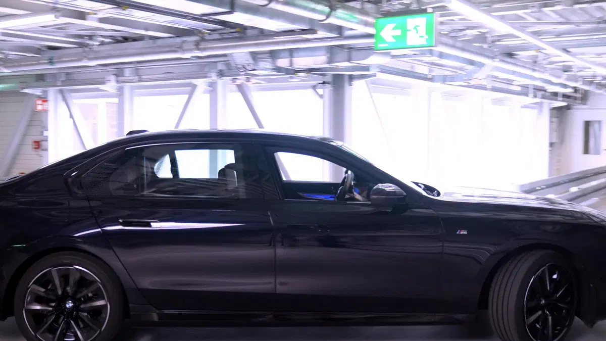 Guida autonoma: per la BMW Serie 7 inizia dentro la fabbrica (2)