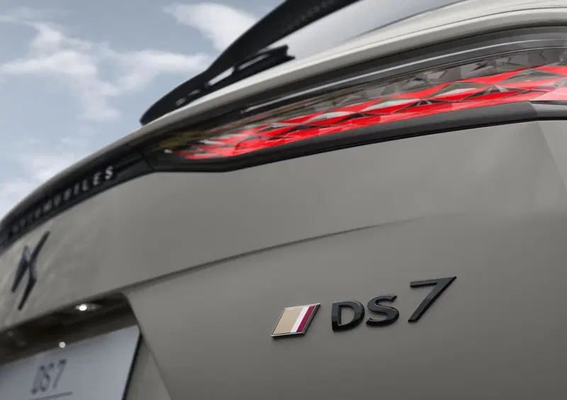 Ds DS 7 (2017-->>) (22)