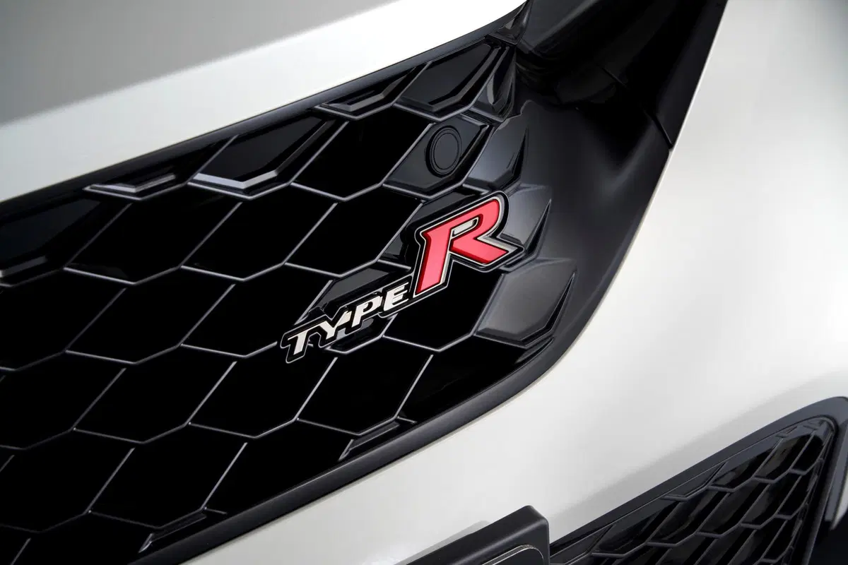 Honda Civic Type R, cambio manuale e trazione anteriore per la nuova generazione (5)