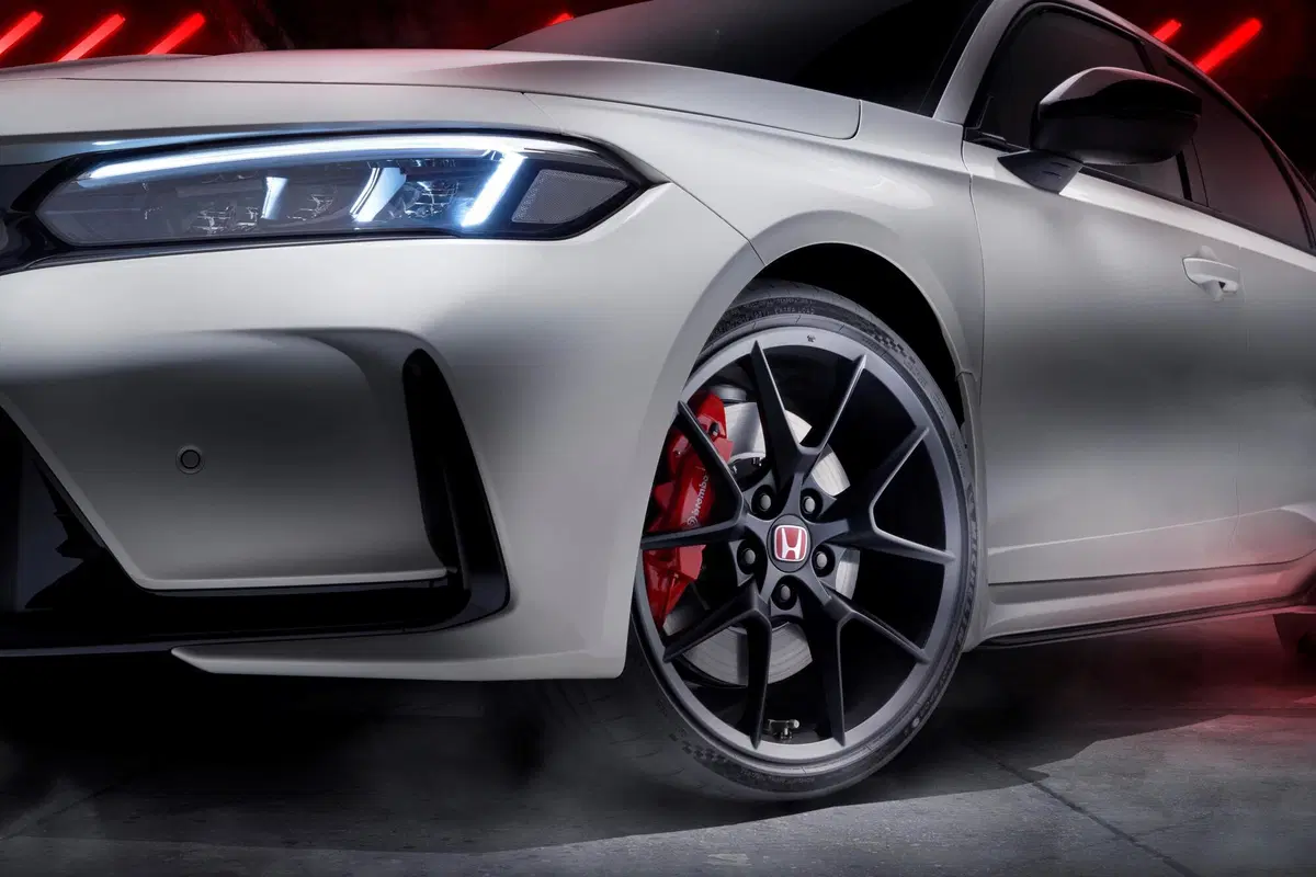 Honda Civic Type R, cambio manuale e trazione anteriore per la nuova generazione (8)