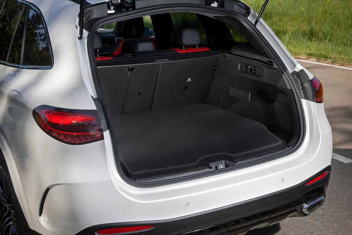 Nuova Mercedes GLC: prezzi e allestimenti (10)