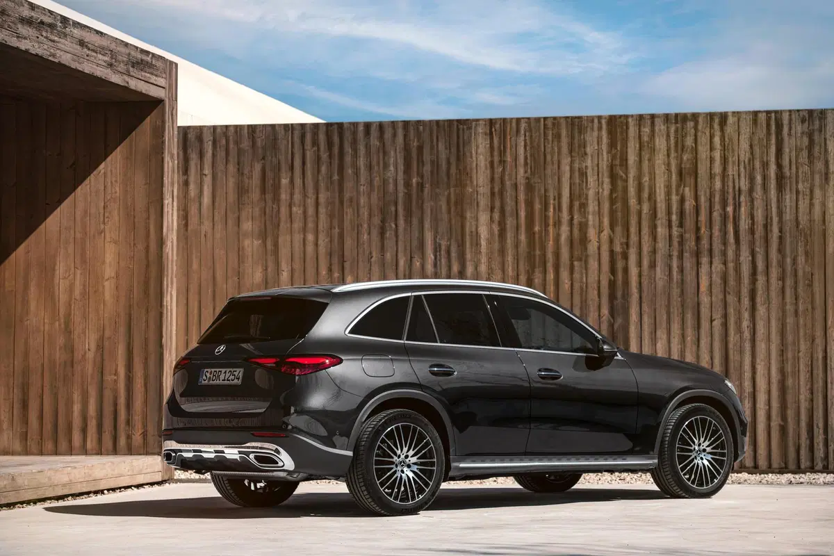 Nuova Mercedes GLC: prezzi e allestimenti (11)