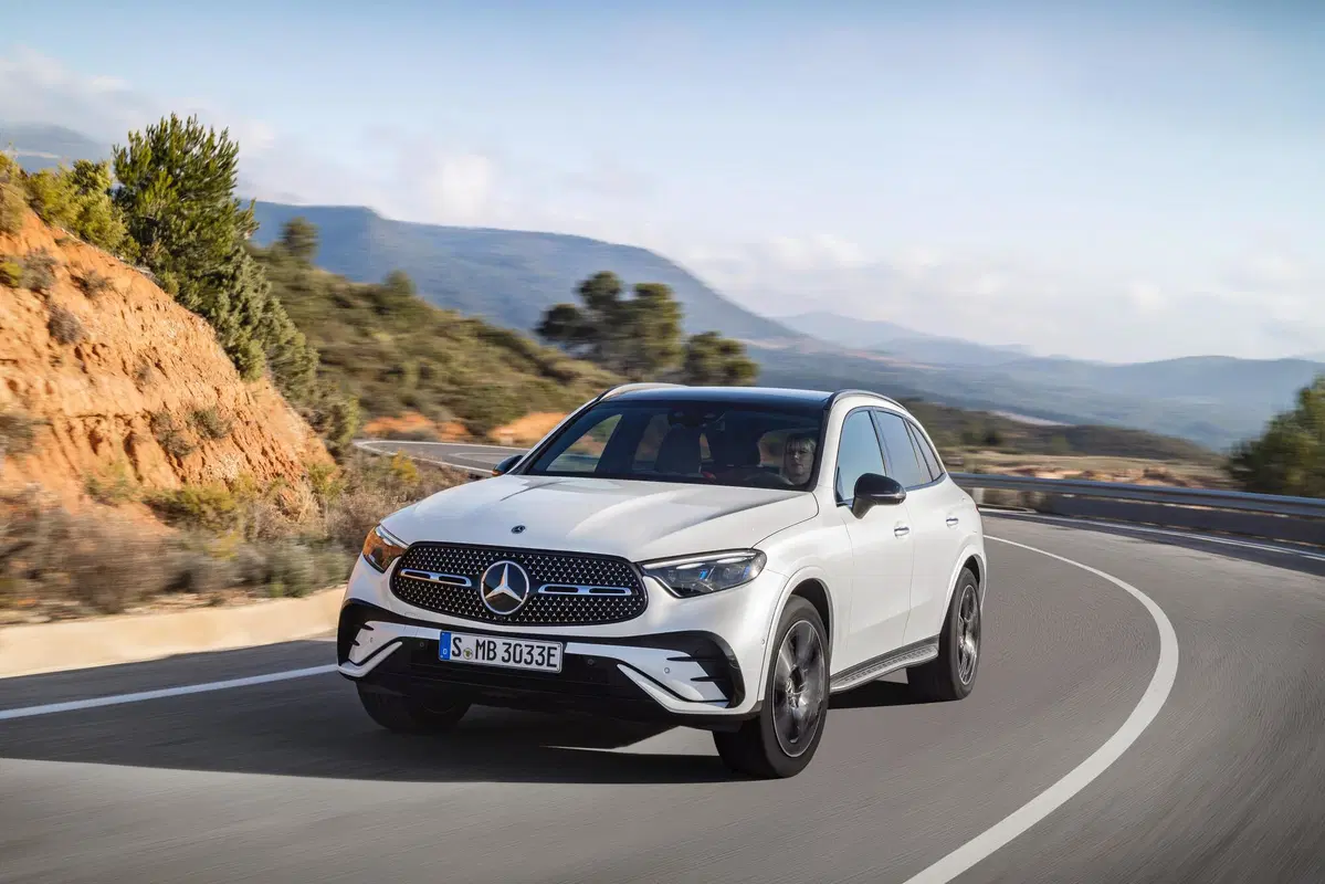 Nuova Mercedes GLC: prezzi e allestimenti (16)