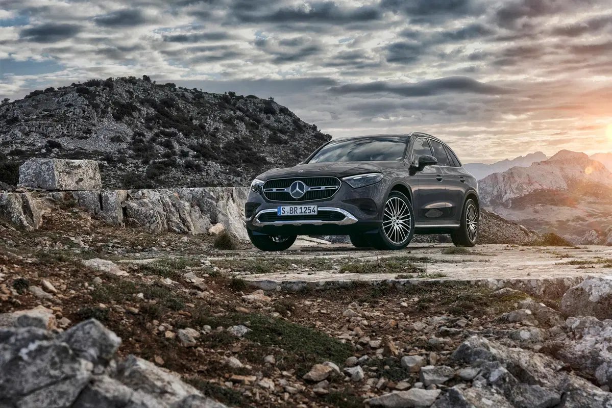 Nuova Mercedes GLC: prezzi e allestimenti (30)