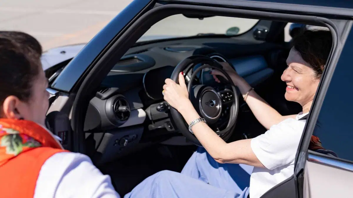 Una Mini Cooper SE accessibile  (11)