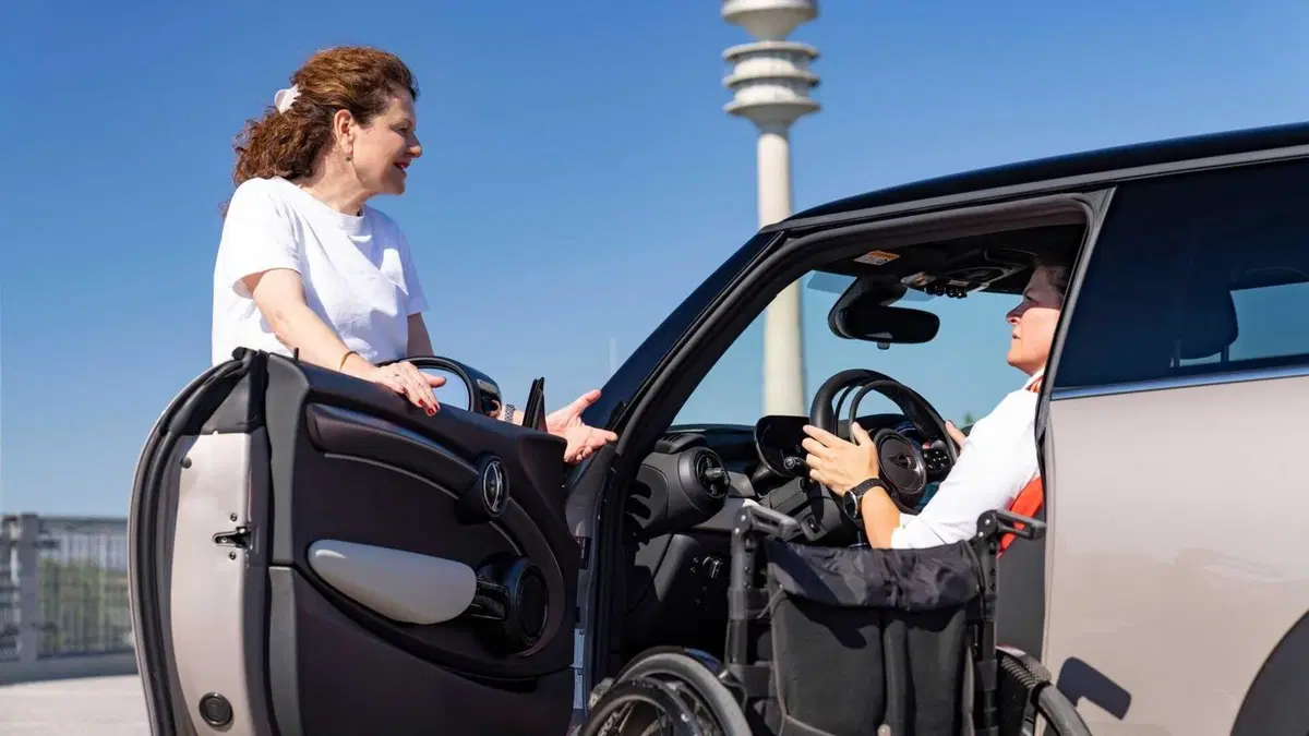 Una Mini Cooper SE accessibile  (12)