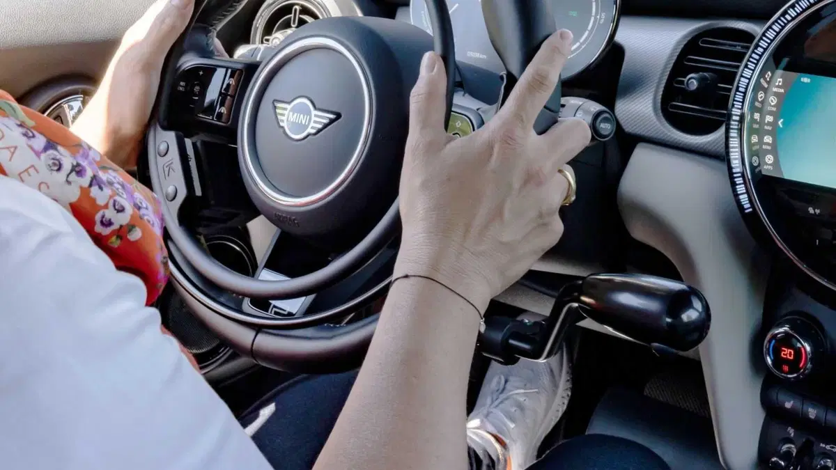 Una Mini Cooper SE accessibile  (4)