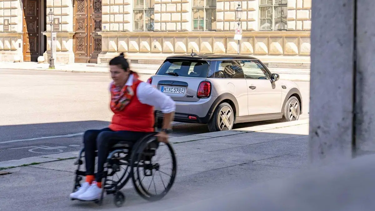 Una Mini Cooper SE accessibile  (10)