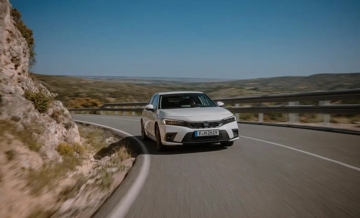 Honda Civic (2022-->>) (2)