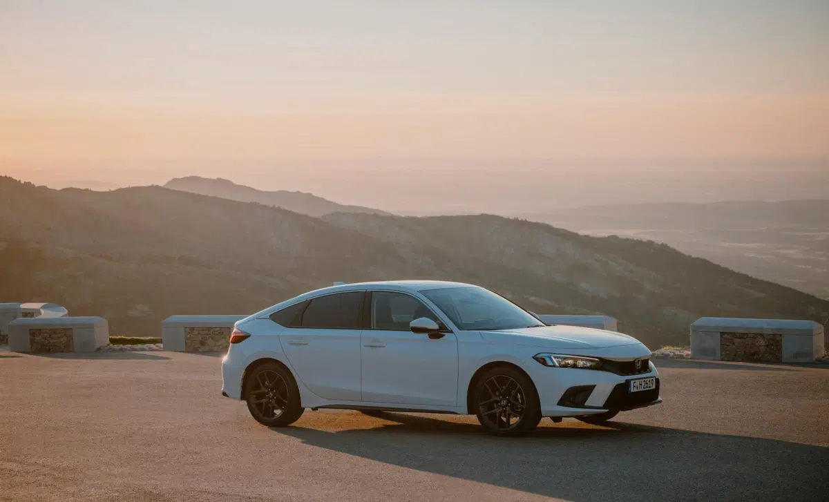 Honda Civic (2022-->>) (3)