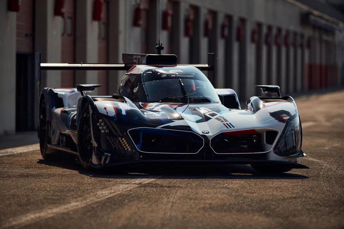 BMW torna a Le Mans nel 2024: ecco le nuove foto della M Hybrid V8 (6)