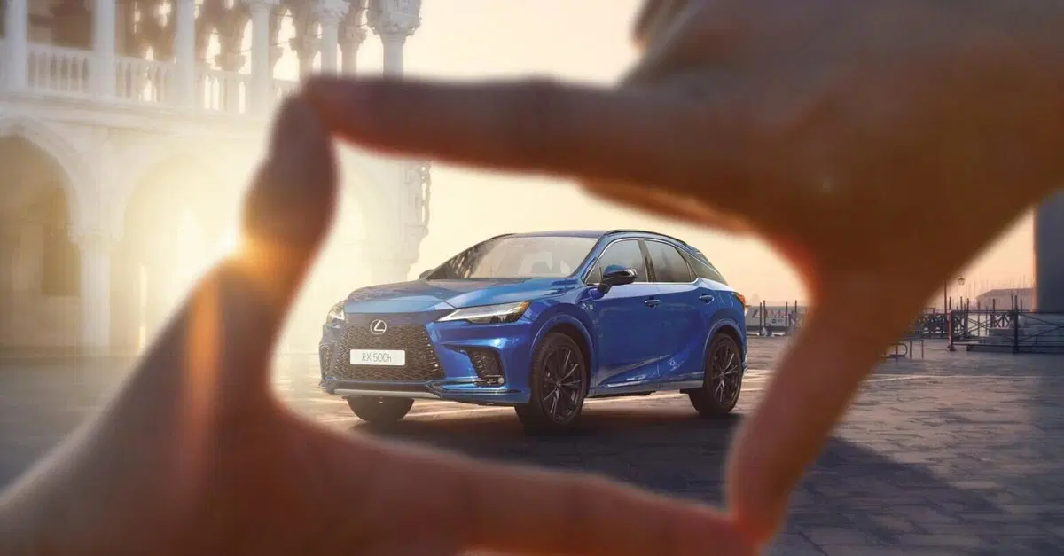 Lexus RX &egrave; l'auto ufficiale del Festival del Cinema di Venezia