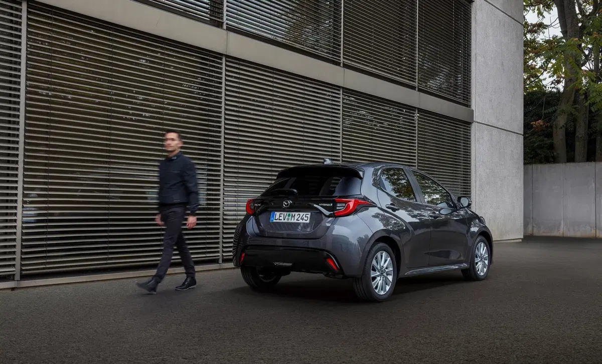 Mazda Mazda2 Hybrid 1.5 VVT e-CVT Full Hybrid Electric Select (3)