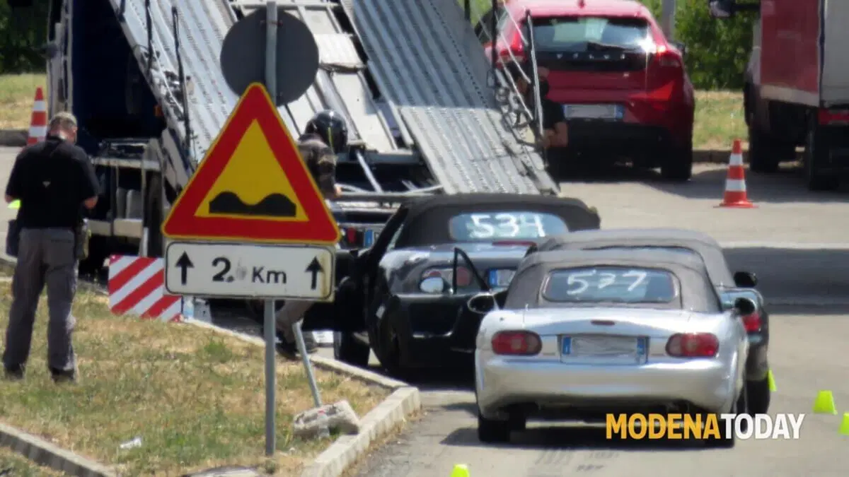 Il film sulla vita di Enzo Ferrari: iniziano le riprese a Modena (con tre Mazda MX-5)   (11)