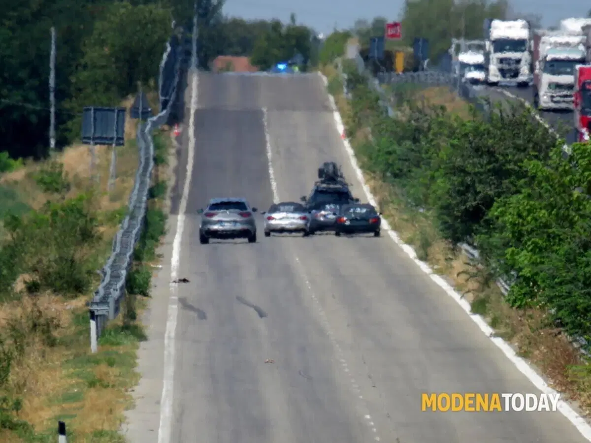 Il film sulla vita di Enzo Ferrari: iniziano le riprese a Modena (con tre Mazda MX-5)   (10)