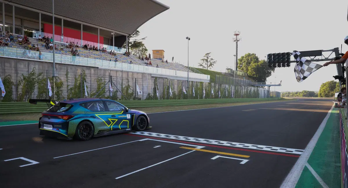 Domenica a Vallelunga con Cupra e l'ETCR 2022 (10)