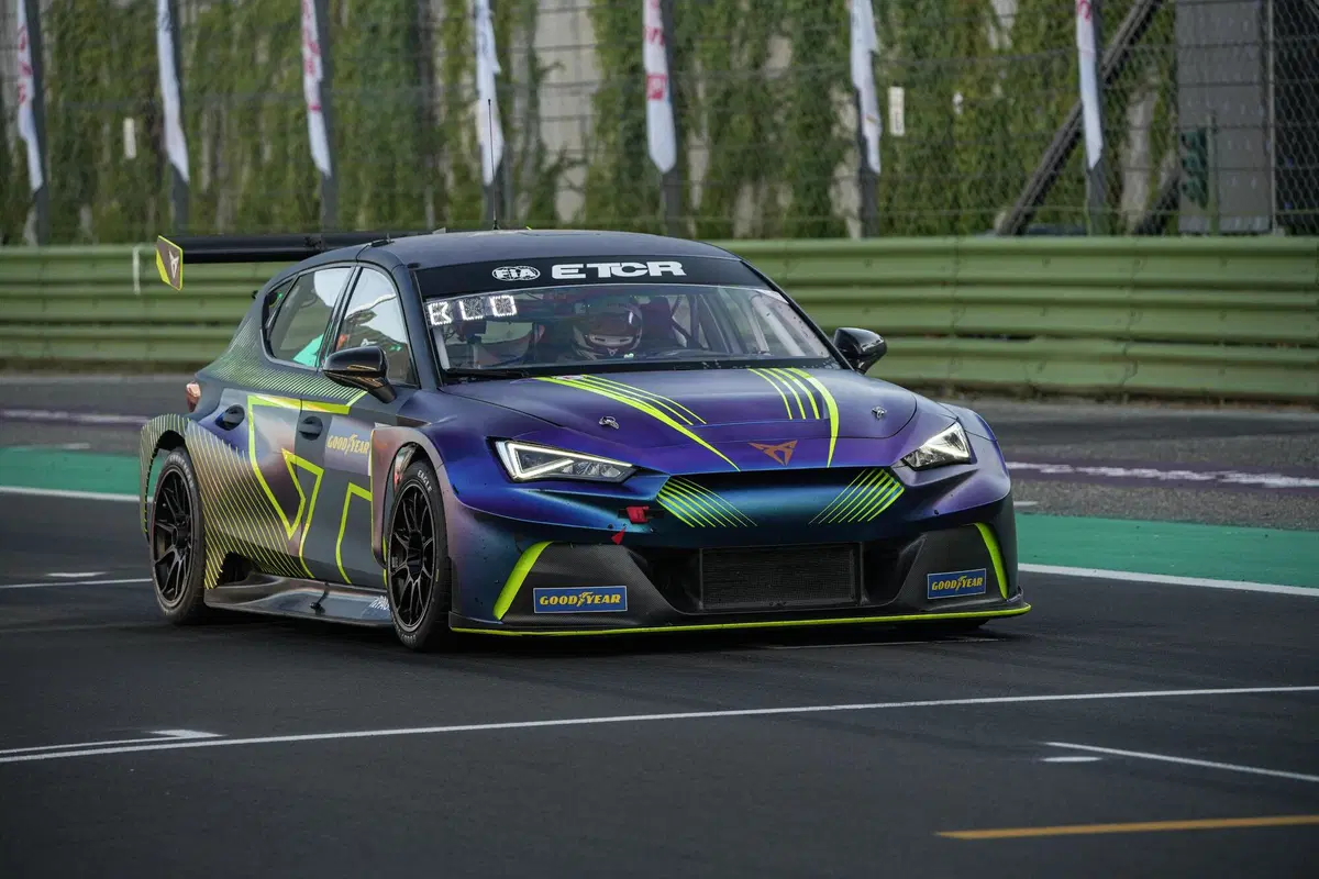 Domenica a Vallelunga con Cupra e l'ETCR 2022 (13)