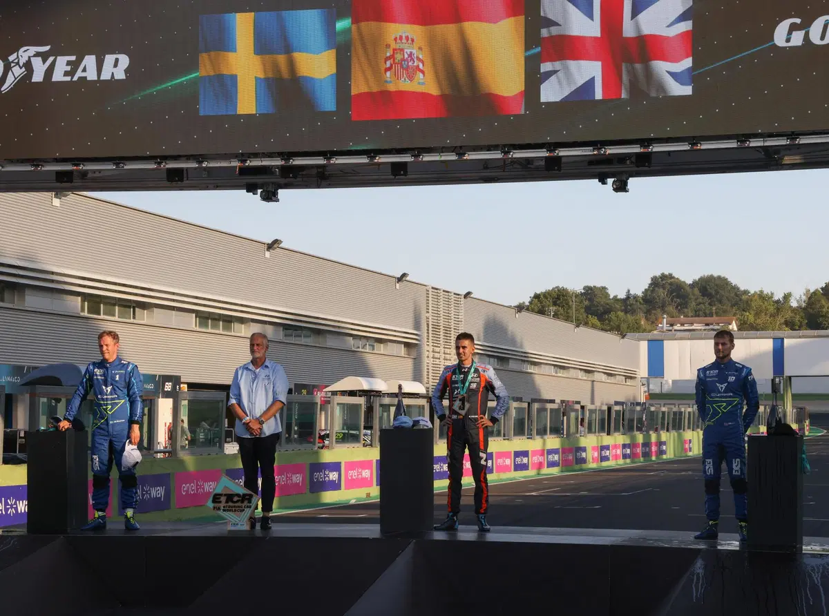 Domenica a Vallelunga con Cupra e l'ETCR 2022 (15)