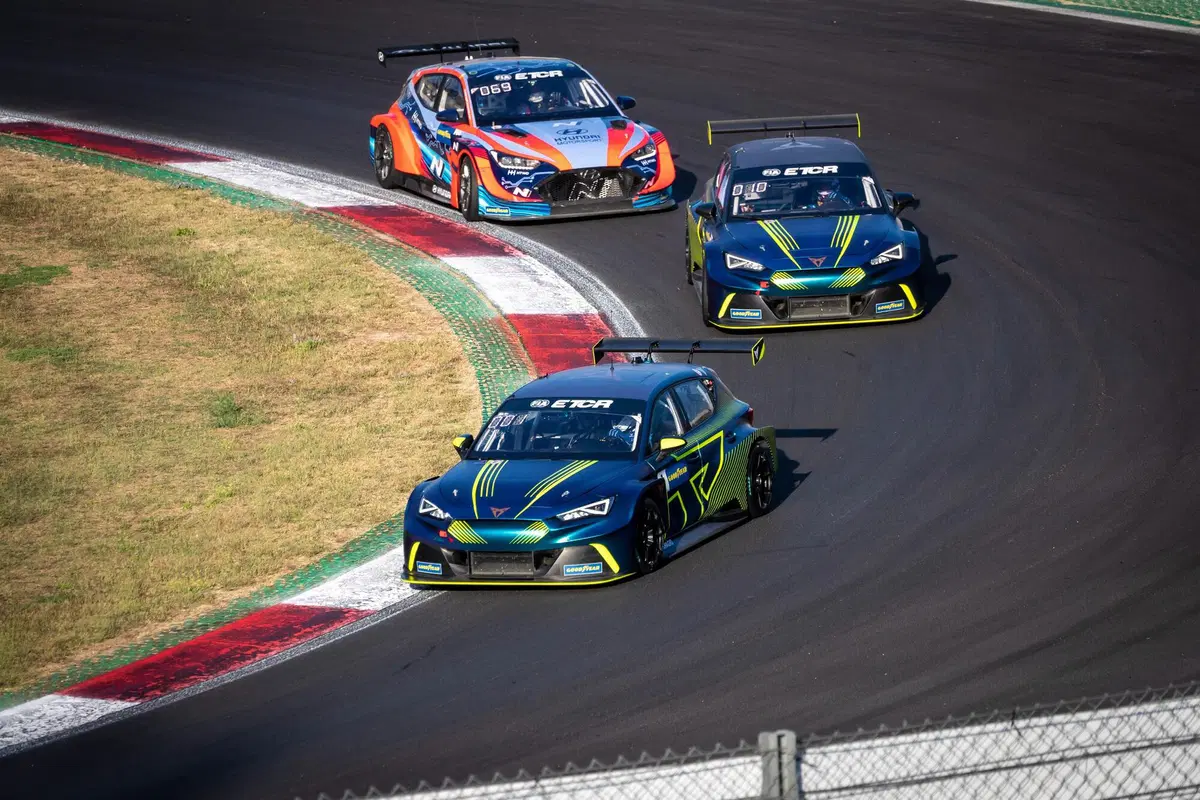 Domenica a Vallelunga con Cupra e l'ETCR 2022 (17)