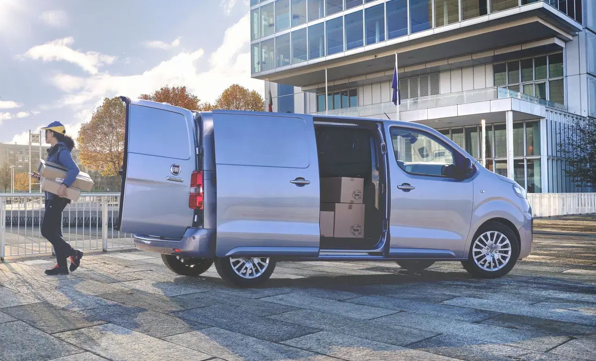 Fiat Scudo Furgone 2.0 BlueHDi 145CV AT8 PL-SL-TN Furgone Lounge (16)