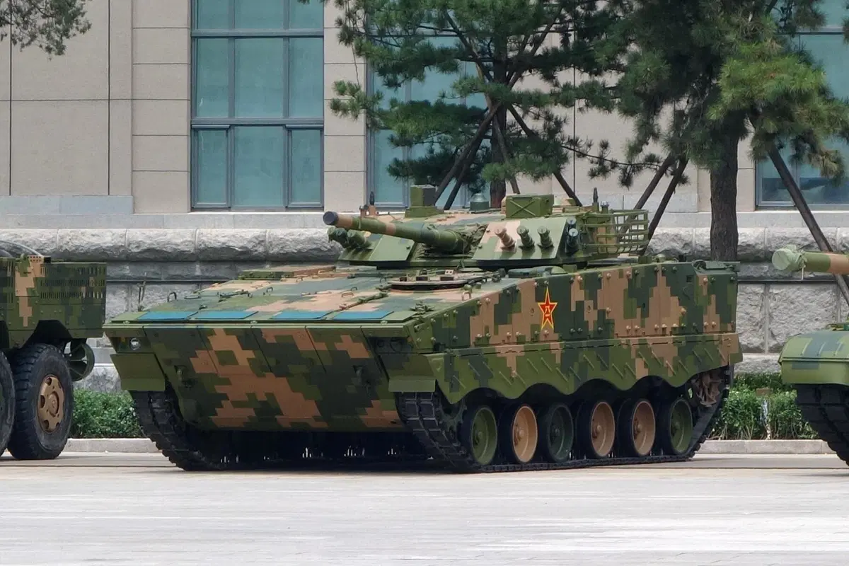 ZBD-04: il carro IFV da combattimento e trasporto dell'esercito cinese