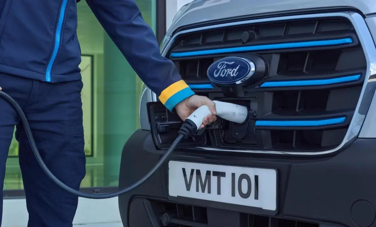 Ford E-Transit Furgone 390 Batteria 68kWh 269CV PL-TM-DC Furgone Trend (10)